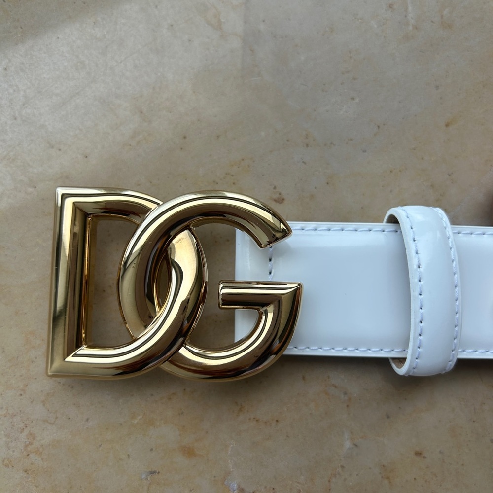 Dolce & Gabbana D&G shiny white leather belt 80. Authentic/genuine.